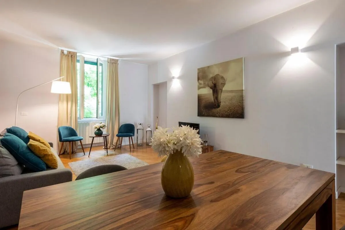 Apartment Luxury Design Apt In Brera District - B Home Milan Italy